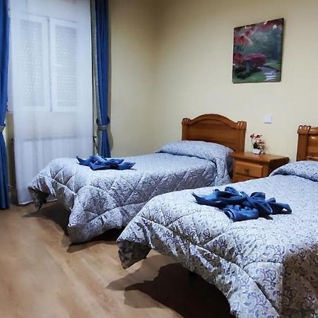 Hostal Hotel El Chato El Barraco Bagian luar foto